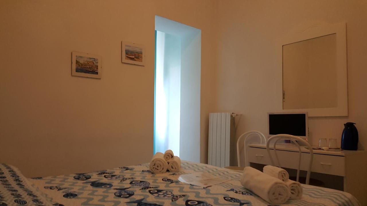 Hotel Villa Italia B&B Порто-Аццурро Екстер'єр фото
