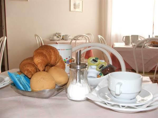 Hotel Villa Italia B&B Порто-Аццурро Екстер'єр фото