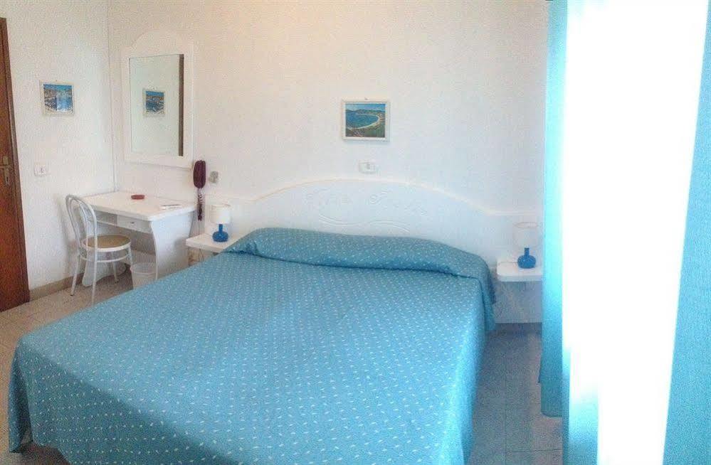 Hotel Villa Italia B&B Порто-Аццурро Екстер'єр фото