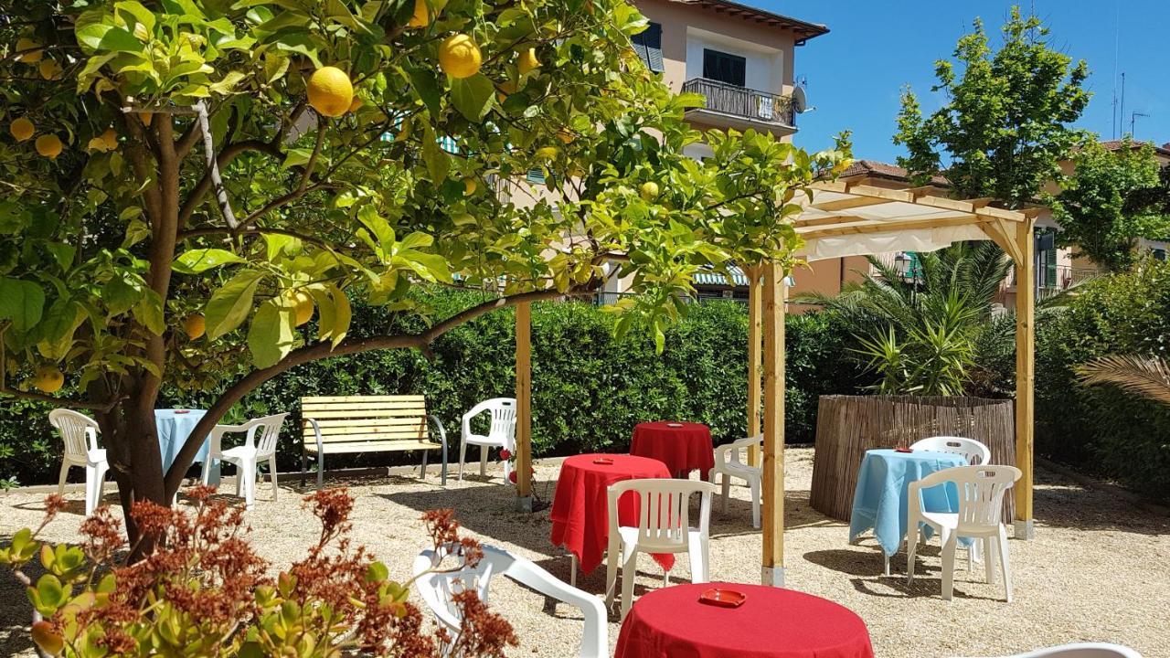 Hotel Villa Italia B&B Порто-Аццурро Екстер'єр фото
